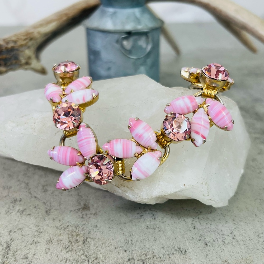 Vintage Juliana Pink White Swirl Milk Glass and Rhinestone Bracelet 6.75in - Picture 3 of 14